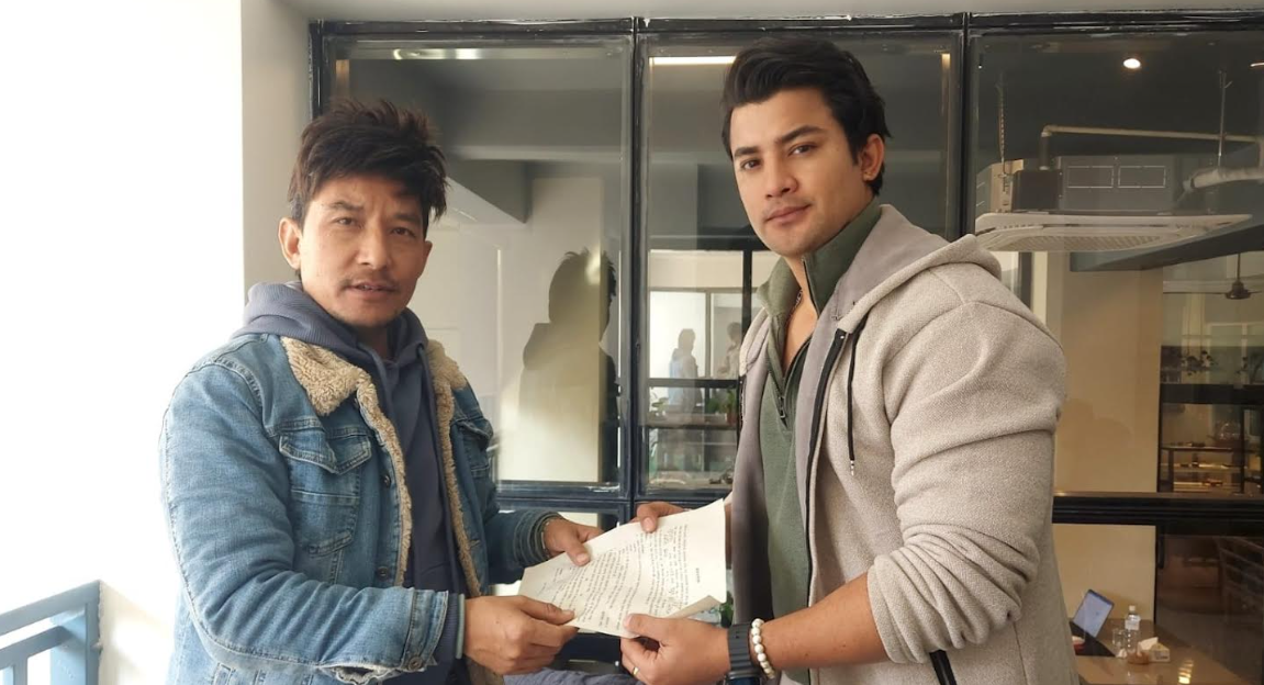 सोलो भूमिकामा देखिँदै आकाश श्रेष्ठ