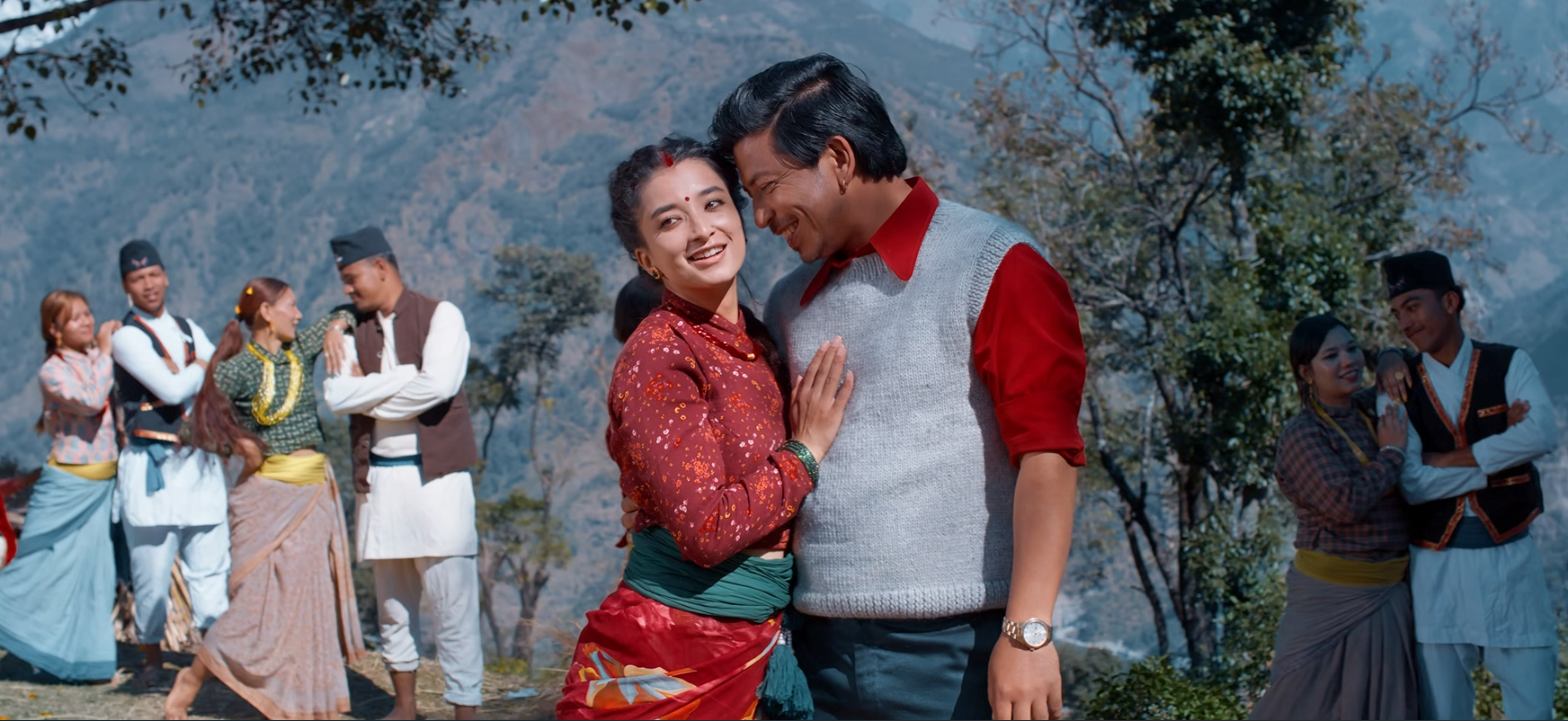 ‘परालको आगो’को ‘दुःख सुख जिन्दगानी’मा प्रकाश र सुहानाको लोभलाग्दो केमेस्ट्री