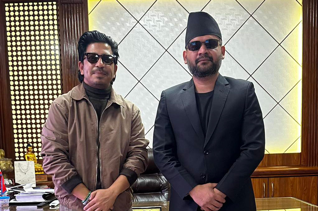 प्रकाशले बालेनलाई भने- राजनेता, रविलाई त्यागी नेता