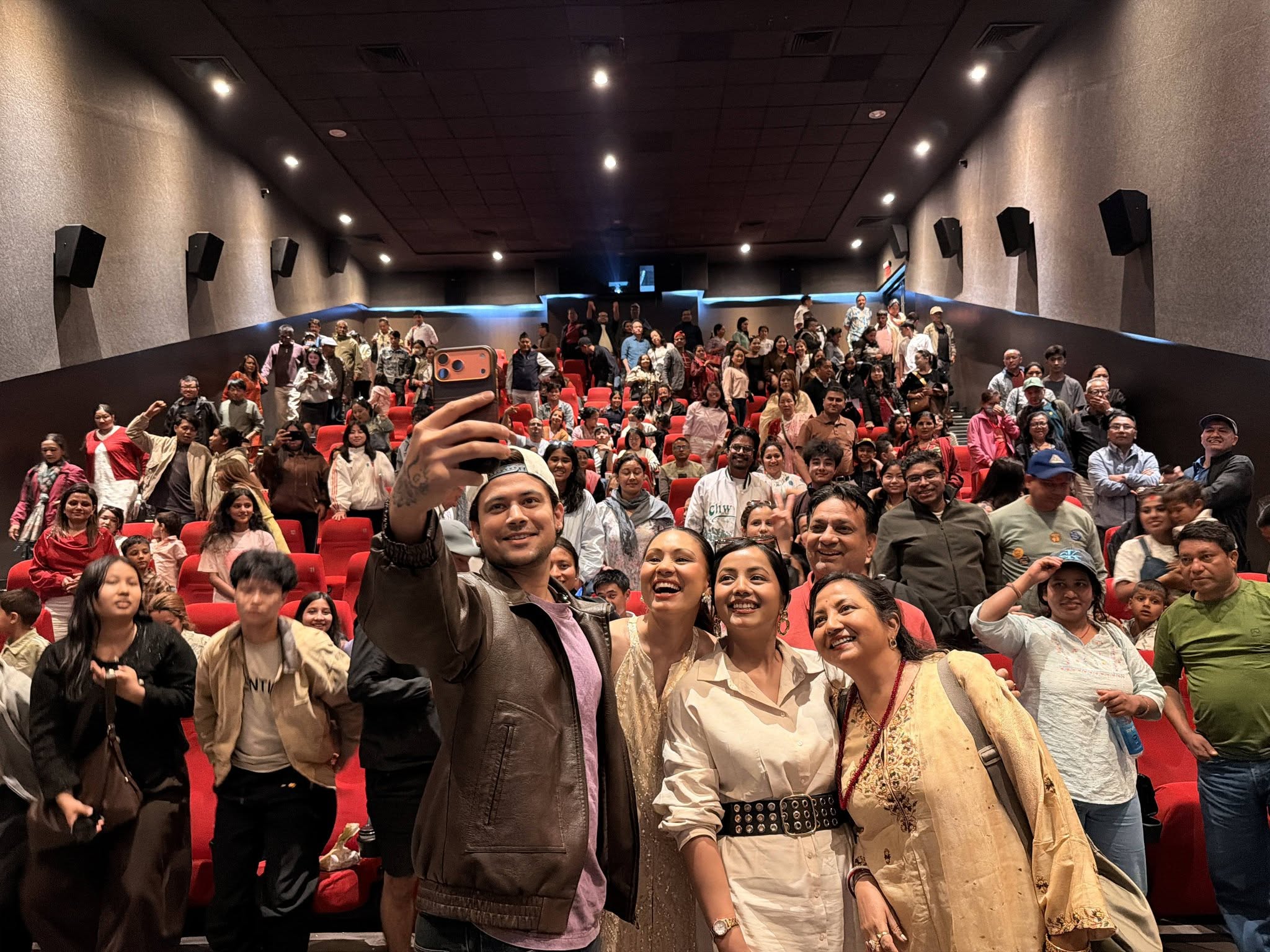 ‘पहाड रित्तिँदै छ, चलचित्रले ब्युँझाउँछ’