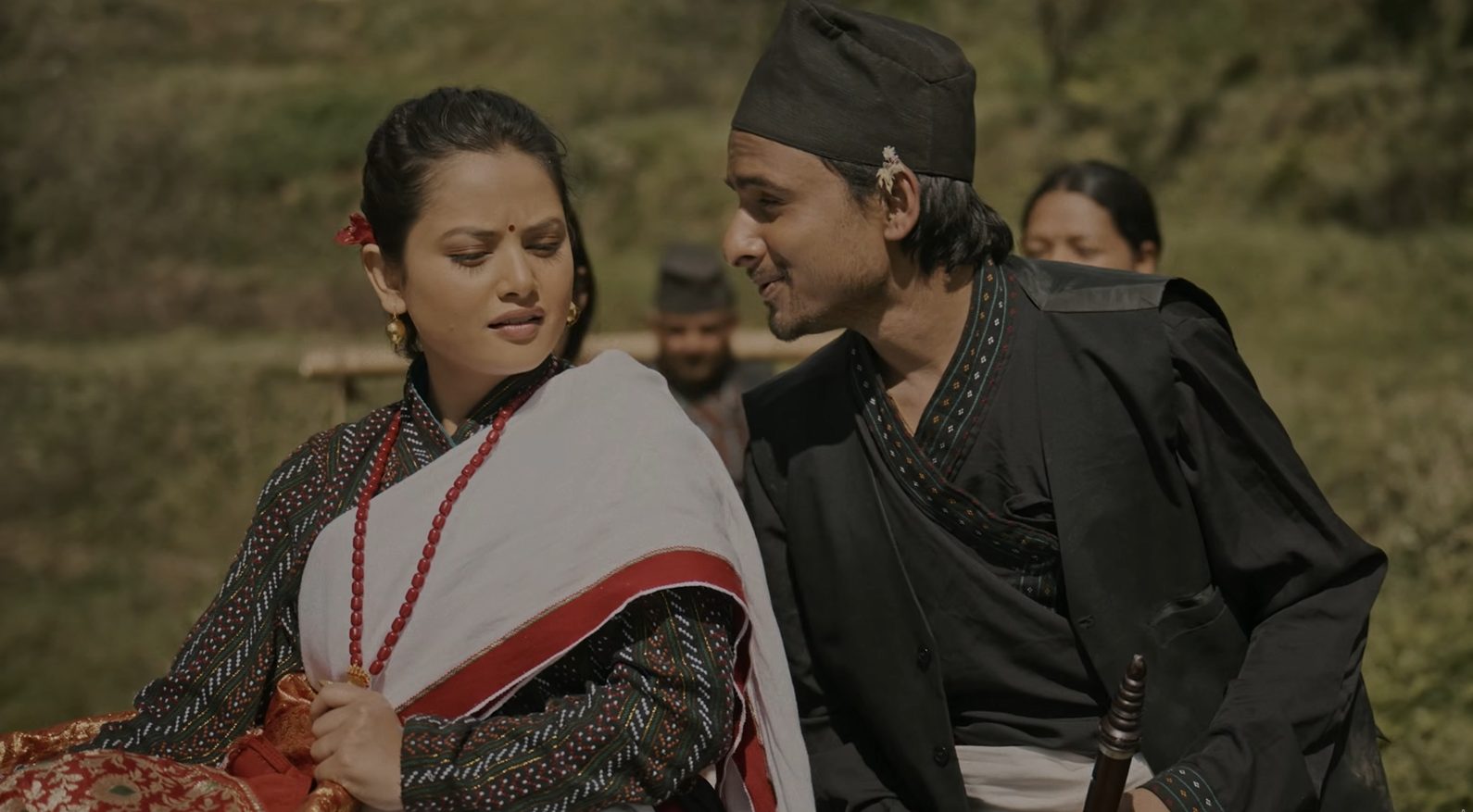 ‘मनमाया’ मा प्रकाश दुतराज र प्रशंशा रायमाझी, कुटुम्बको लोकवाद्य सहकार्य