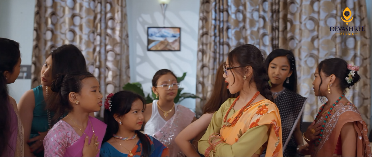 जग्गा कारोबारीदेखि पत्रकार श्रीमानसम्मलाई व्यङ्ग्य गरिएको नयाँ तीज गीत ‘दिक्क लाईसक्यो’